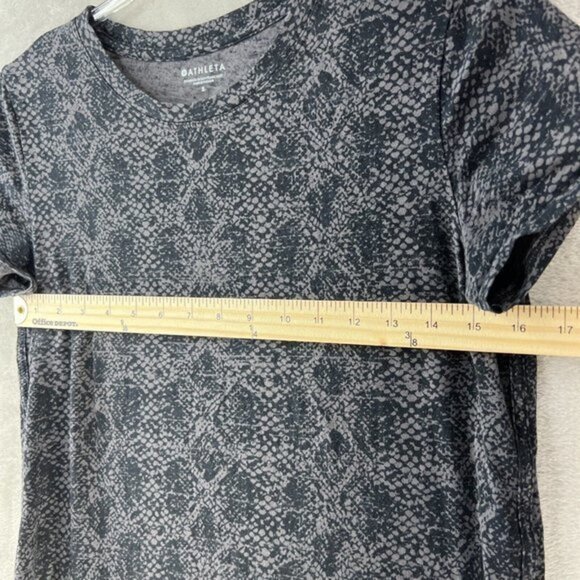 Athleta Daily Top Womens Small Snake Python Animal‎ Print Short Sleeve Tee - Picture 5 of 10